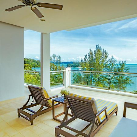 The Danna Langkawi - A Member Of Small Luxury Hotels Of The World Pantai Kok Esterno foto A view of the ocean from a suite at Sandals Emerald Reef Resort