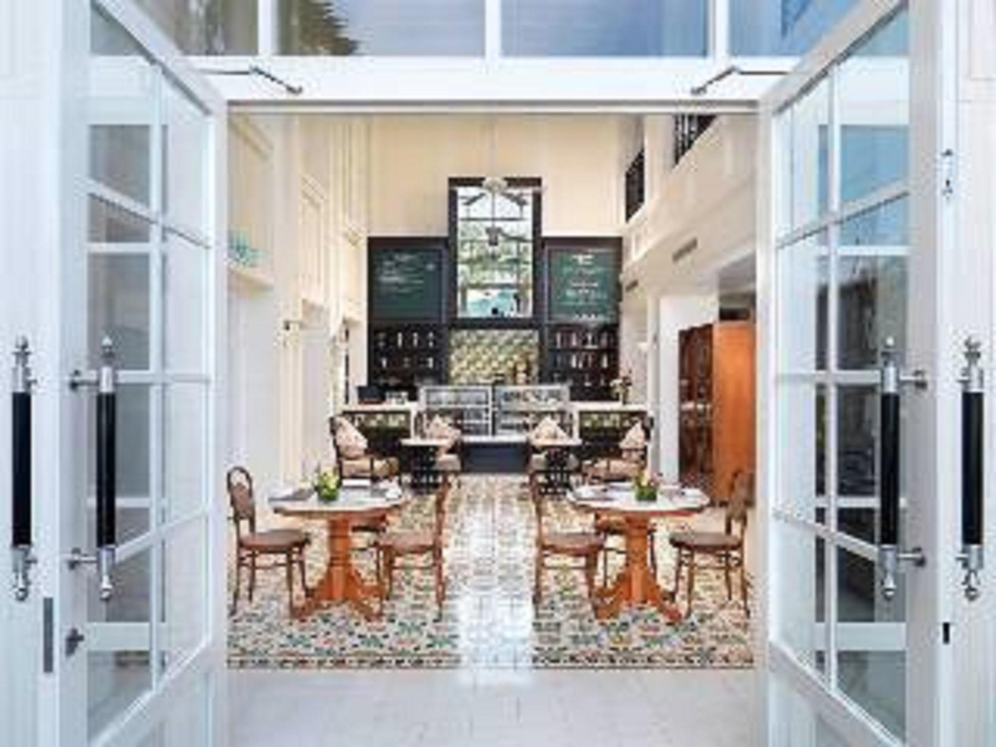 The Danna Langkawi - A Member Of Small Luxury Hotels Of The World Pantai Kok Esterno foto The Library at The Ivy